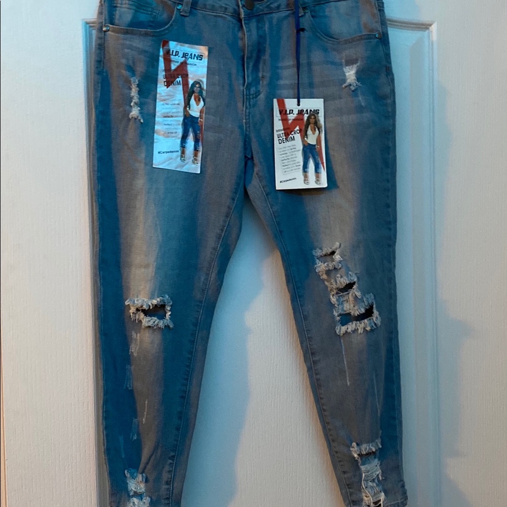 V.I.P. cropped distressed jeans